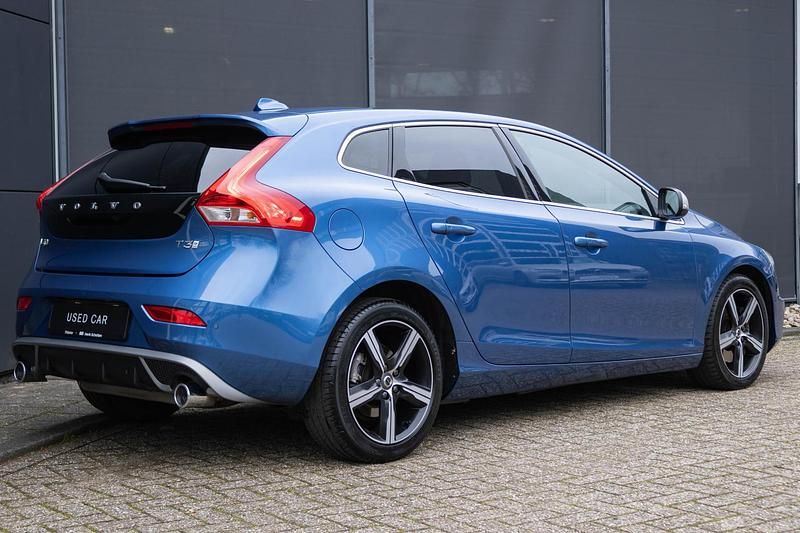 Occasion Volvo V40 153 PK (112 kW) 2019 Blauw Hatchback