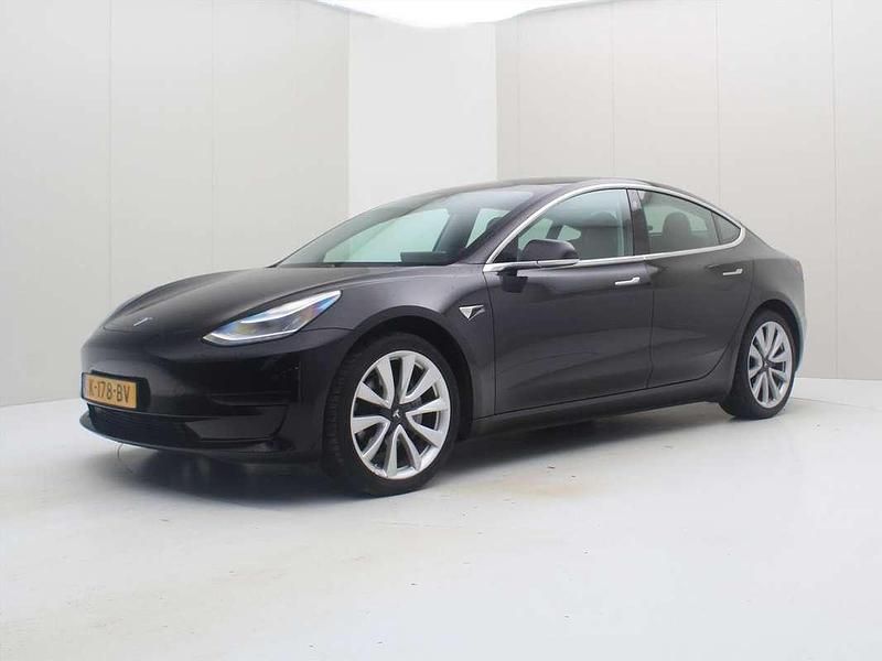 Zwart Occasion 2020 Tesla Model 3 Standard Range Sedan | € 17.900 (Goede deal) - Afbeelding 1/4