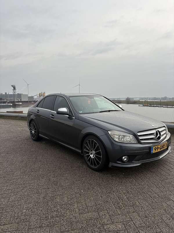 Grijs Occasion 2008 Mercedes C180 Sedan | € 7.000 (Duur) - Afbeelding 1/4