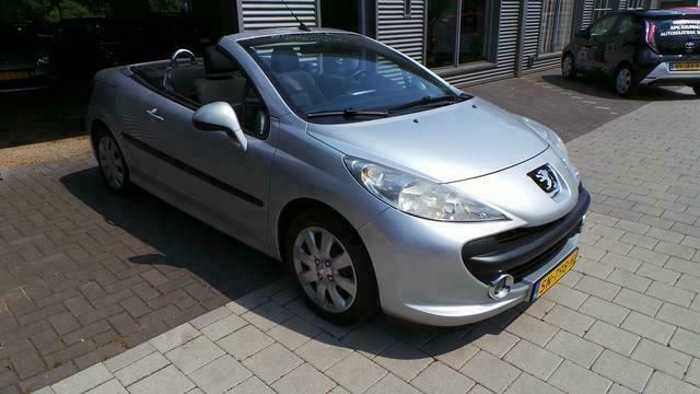 Grijs Gebruikt 2007 Peugeot 207 CC Cabriolet | € 6.750 - Afbeelding 1/4