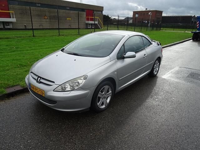 Grijs Gebruikt 2004 Peugeot 307 CC Cabriolet | € 1.495 - Afbeelding 1/4