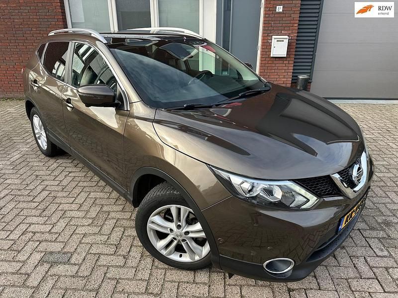 Bruin Occasion 2016 Nissan Qashqai Tekna SUV | € 11.700 (Goede deal) - Afbeelding 1/4