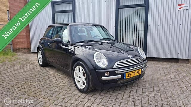 Zwart Gebruikt 2002 Mini ONE Hatchback | € 1.450 (Eerlijke prijs) - Afbeelding 1/4