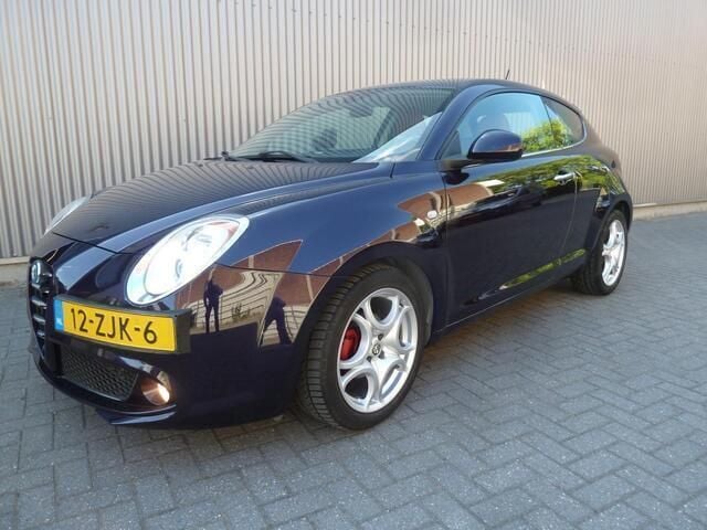 Paars Gebruikt 2012 Alfa Romeo MiTo Distinctive Hatchback | € 6.950 (Eerlijke prijs) - Afbeelding 1/4