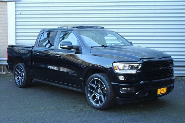 Occasion Dodge Ram 402 PK (295 kW) 2021 Zwart (metallic) Pickup