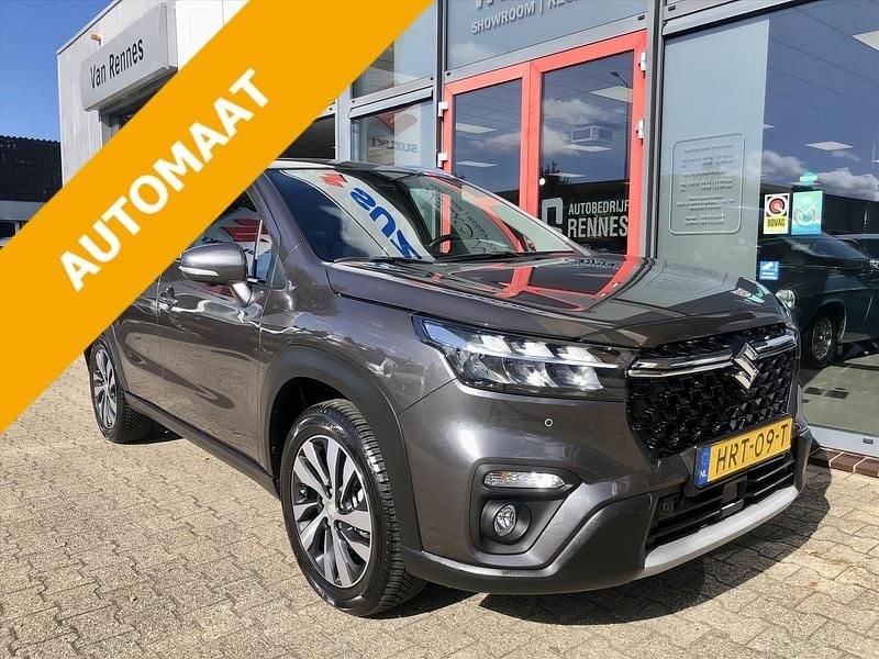 Grijs Gebruikt 2022 Suzuki SX4 S-Cross Style SUV | € 28.950 (Iets duurder) - Afbeelding 1/4