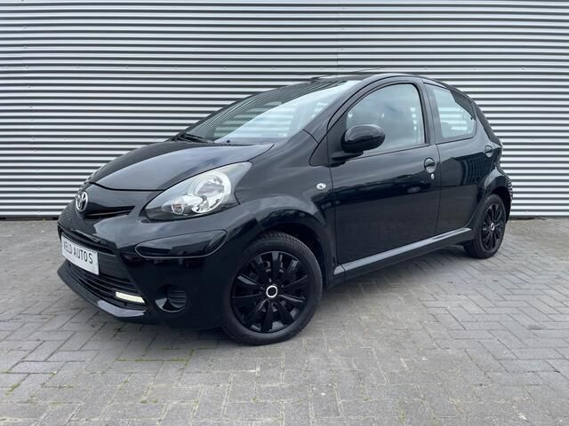 Zwart Gebruikt 2013 Toyota Aygo Hatchback | € 4.999 (Eerlijke prijs) - Afbeelding 1/4