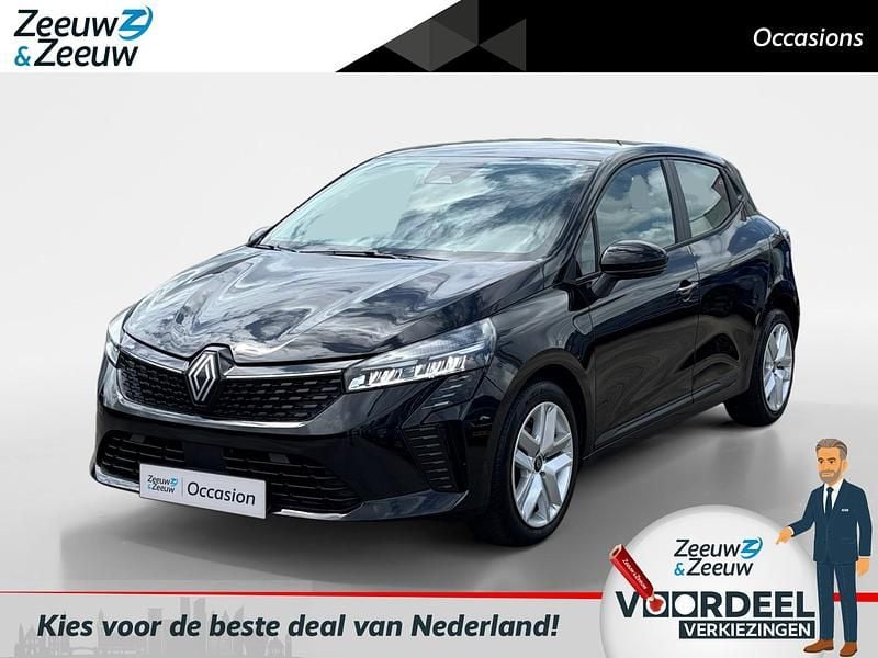 Noir etoile (donker zwart) Gebruikt 2024 Renault Clio V Evolution Hatchback | € 18.435 (Eerlijke prijs) - Afbeelding 1/4