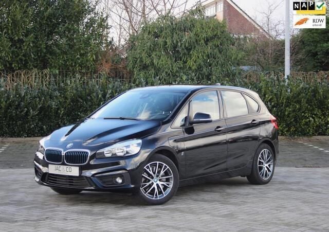Zwart Gebruikt 2017 BMW 225 Active Tourer Executive MPV | € 16.950 (Goede deal) - Afbeelding 1/4