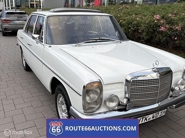 Zwart Gebruikt 1970 Mercedes 250 | € 11.500 - Afbeelding 1/4