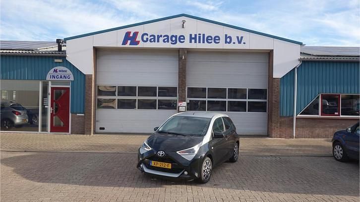 Zwart Gebruikt 2019 Toyota Aygo X-clusiv Hatchback | € 14.750 (Eerlijke prijs) - Afbeelding 1/4