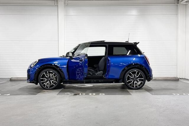 Occasion Mini John Cooper Works 156 PK (114 kW) 2025 Blauw Hatchback