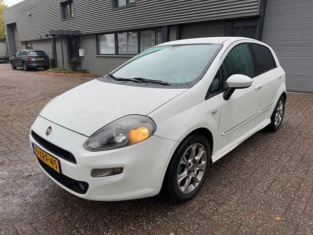Wit Gebruikt 2014 Fiat Punto Evo Lounge Hatchback | € 3.750 (Eerlijke prijs) - Afbeelding 1/4