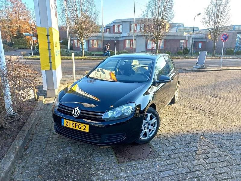 Gebruikt 2010 VW Golf VI Comfortline Sedan | € 2.200 (Goede deal) - Afbeelding 1/4