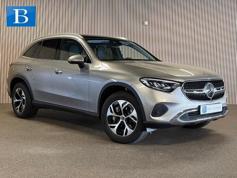 Beige Gebruikt 2024 Mercedes GLC300e Advanced SUV | € 62.900 (Eerlijke prijs) - Afbeelding 1/4