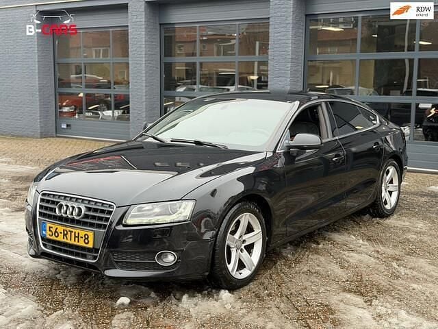 Zwart Occasion 2010 Audi A5 Sportback Proline Hatchback | € 6.450 (Eerlijke prijs) - Afbeelding 1/4