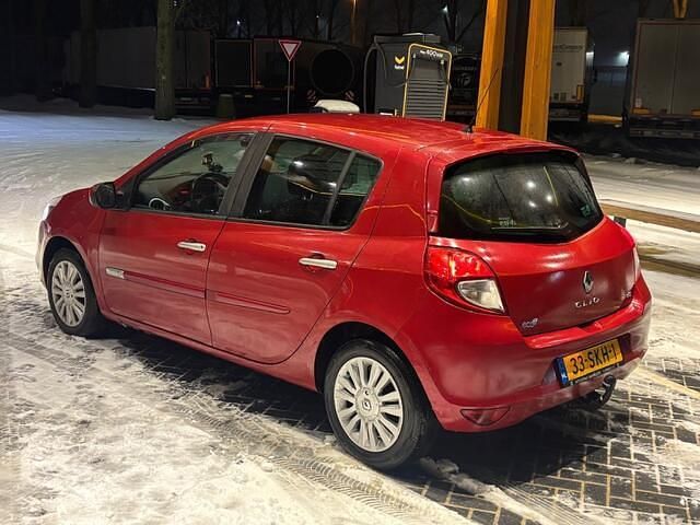 Occasion Renault Clio II 89 PK (65 kW) 2011 Rood Hatchback