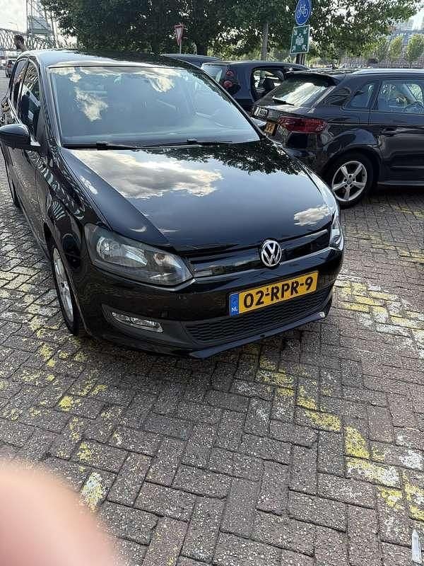 Gebruikt 2011 VW Polo Sedan | € 2.500 (Eerlijke prijs) - Afbeelding 1/4