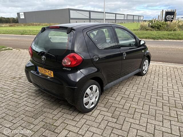 Occasion Toyota Aygo 68 PK (50 kW) 2008 Zwart Hatchback
