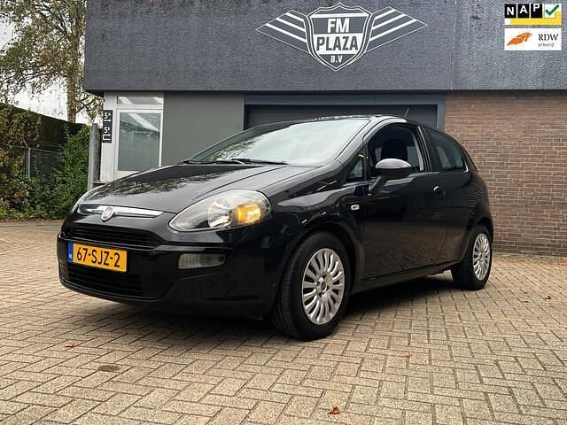 Zwart Gebruikt 2011 Fiat Punto Evo Hatchback | € 1.940 (Eerlijke prijs) - Afbeelding 1/4