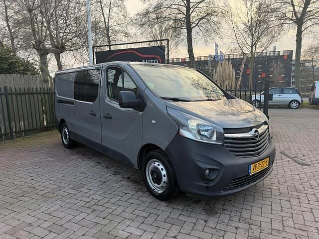 Grijs Occasion 2017 Opel Vivaro Sport MPV | € 8.490 - Afbeelding 1/4