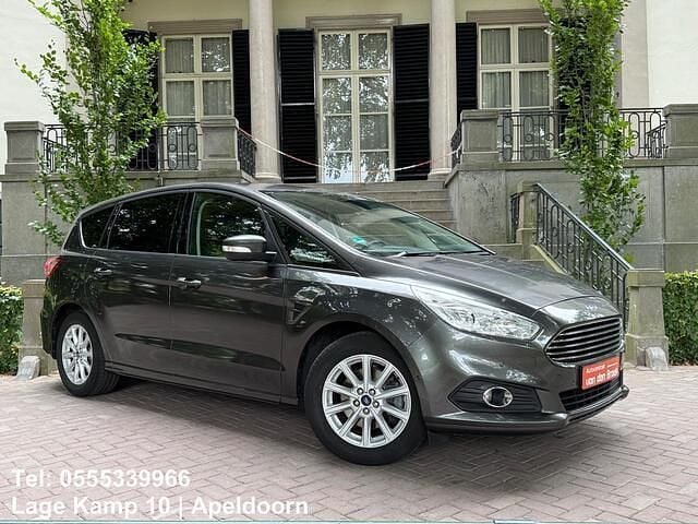 Grijs, metallic lak Gebruikt 2016 Ford S-MAX Titanium MPV | € 15.445 (Eerlijke prijs) - Afbeelding 1/4