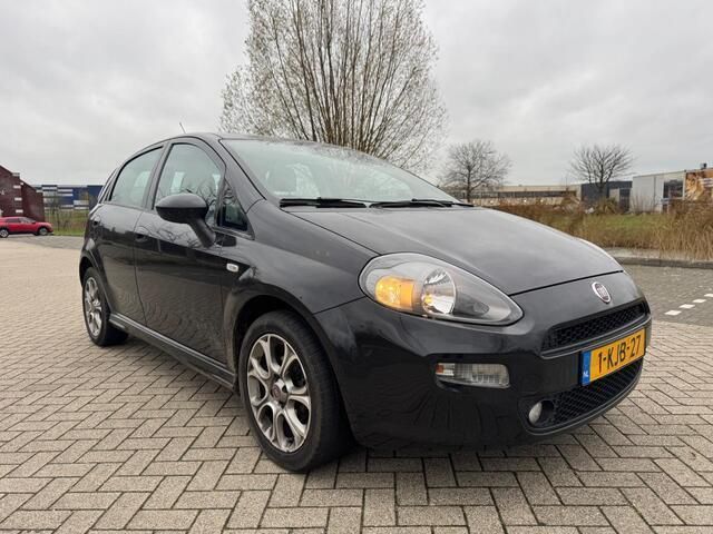 Zwart Gebruikt 2013 Fiat Punto Evo Easy Hatchback | € 2.999 (Eerlijke prijs) - Afbeelding 1/4