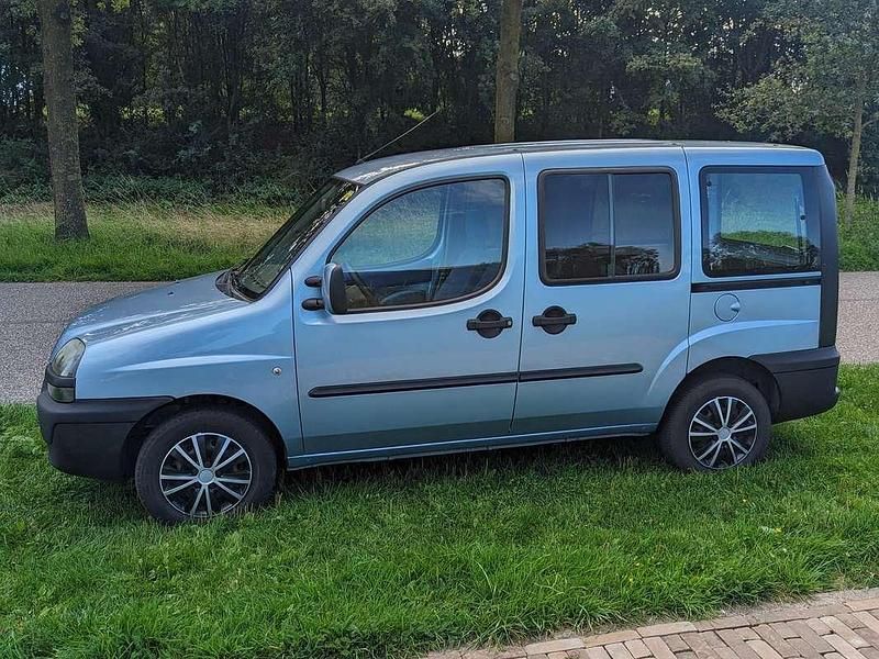 Occasion Fiat Doblò 103 PK (75 kW) 2004 Blauw MPV
