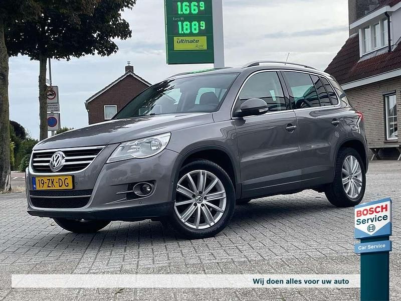 Grijs, metallic lak Gebruikt 2008 VW Tiguan SUV | € 4.450 (Goede deal) - Afbeelding 1/4