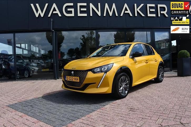 Geel Gebruikt 2023 Peugeot e-208 Active Hatchback | € 17.950 (Goede deal) - Afbeelding 1/4