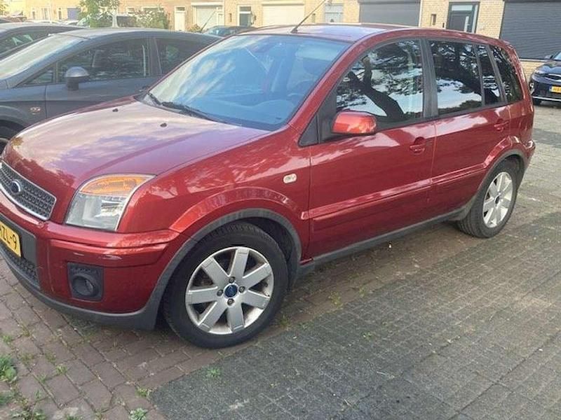 Rood Gebruikt 2009 Ford Fusion Futura MPV | € 2.998 (Eerlijke prijs) - Afbeelding 1/4