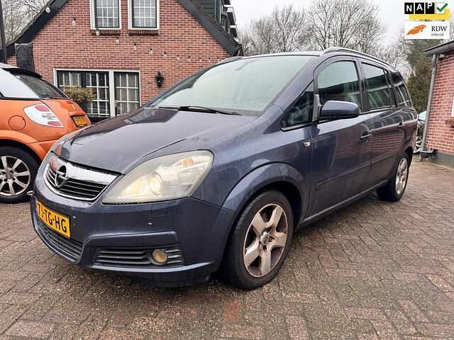 Grijs Occasion 2006 Opel Zafira Executive MPV | € 1.980 (Goede deal) - Afbeelding 1/4