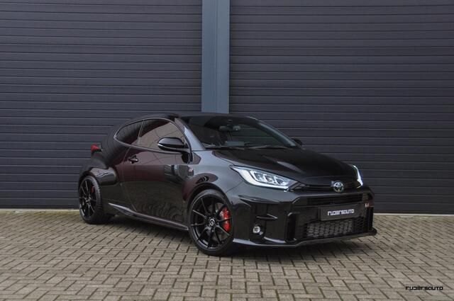 Zwart Gebruikt 2022 Toyota Yaris GT Hatchback | € 49.750 - Afbeelding 1/4