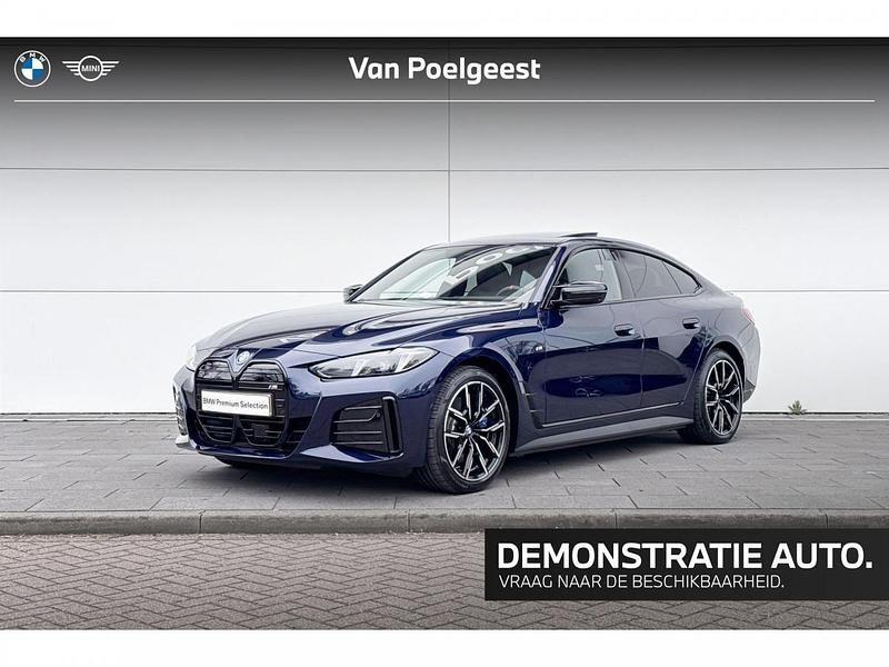 Tansanitblau ii metallic (blauw metallic) Gebruikt 2025 BMW i4 Comfort Edition Sedan | € 69.900 - Afbeelding 1/2
