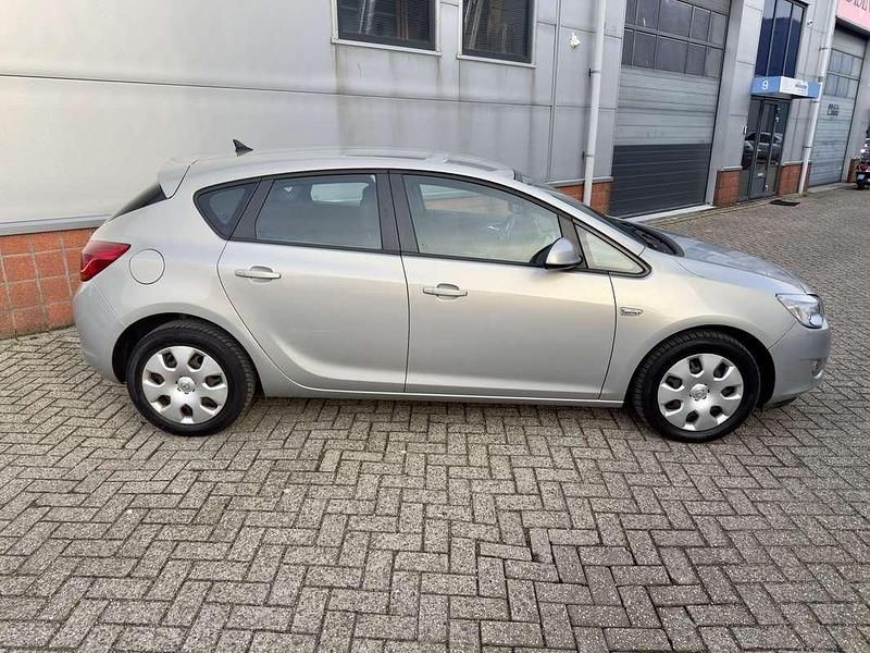 Occasion Opel Astra Sport 116 PK (85 kW) 2010 Grijs MPV