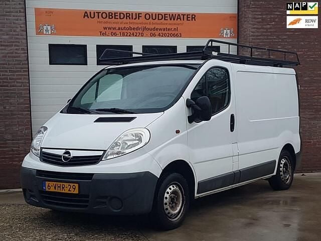 Wit Gebruikt 2010 Opel Vivaro Van | € 2.995 (Eerlijke prijs) - Afbeelding 1/4