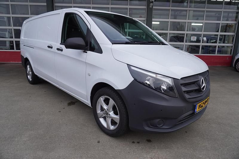 Wit Gebruikt 2020 Mercedes Vito Sedan | € 24.950 - Afbeelding 1/4