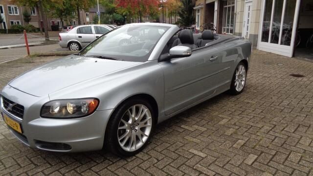 Grijs Gebruikt 2009 Volvo C70 Momentum Cabriolet | € 10.450 (Iets duurder) - Afbeelding 1/4
