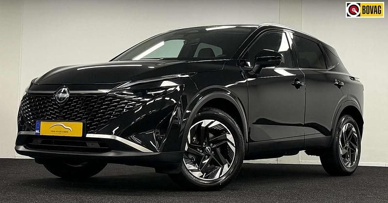 Zwart (metallic) Occasion 2024 Nissan Qashqai N-Connecta SUV | € 31.995 (Goede deal) - Afbeelding 1/3