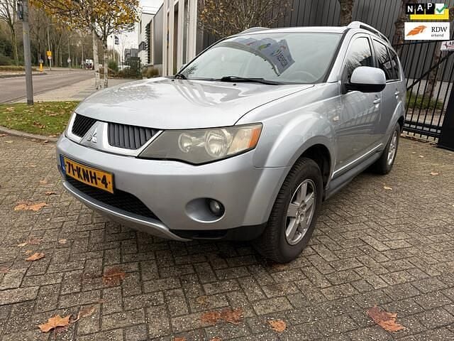 Grijs Gebruikt 2010 Mitsubishi Outlander Edition SUV | € 4.250 (Goede deal) - Afbeelding 1/4
