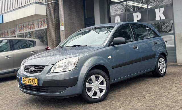 Occasion Kia Rio 97 PK (71 kW) 2007 Grijs Hatchback