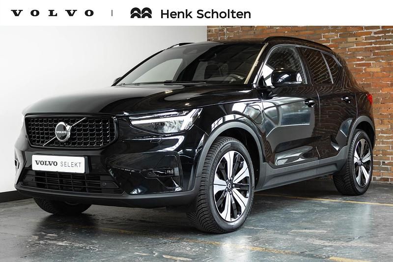 Zwart Gebruikt 2022 Volvo XC40 Inscription SUV | € 43.950 (Iets duurder) - Afbeelding 1/4