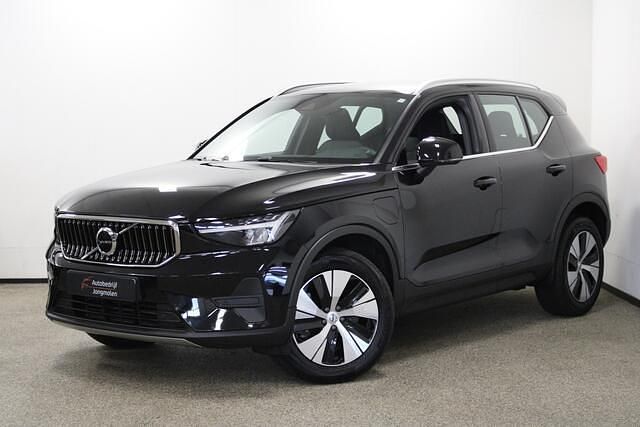 Zwart Occasion 2022 Volvo XC40 Plus SUV | € 32.950 (Goede deal) - Afbeelding 1/4