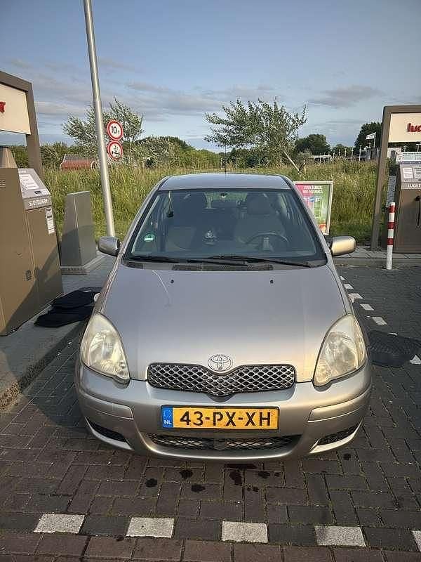 Gebruikt 2005 Toyota Yaris Sol Sedan | € 1.800 (Eerlijke prijs) - Afbeelding 1/4