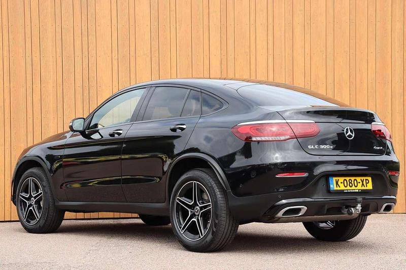 Occasion Mercedes GLC300e Business 320 PK (235 kW) 2021 Zwart, metallic lak Coupé