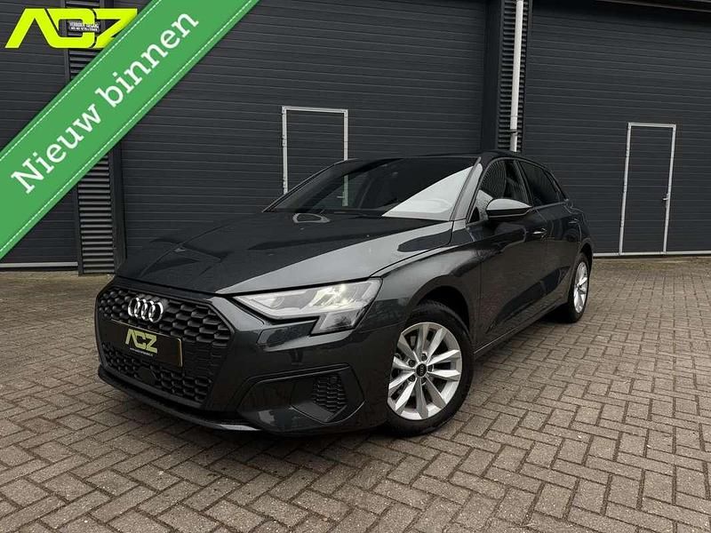 Grijs Occasion 2023 Audi A3 Sportback Proline Hatchback | € 24.400 (Super prijs) - Afbeelding 1/4