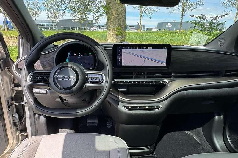 Nieuw Fiat 500e 86 kW (118 PK) 2025 Grijs Hatchback