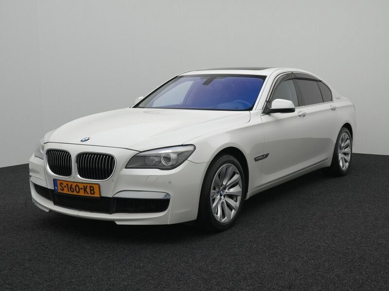 Wit Gebruikt 2011 BMW 750 Sedan | € 16.950 - Afbeelding 1/4