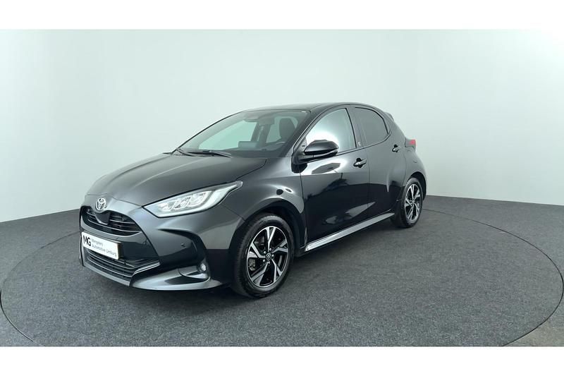 Occasion Toyota Yaris Hybrid Business Edition 116 PK (85 kW) 2024 Zwart Hatchback
