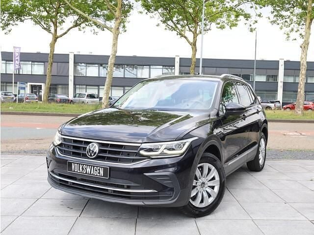 Zwart Gebruikt 2021 VW Tiguan SUV | € 24.950 (Super prijs) - Afbeelding 1/4
